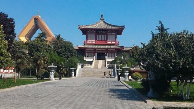 kuil tertua di Tiongkok